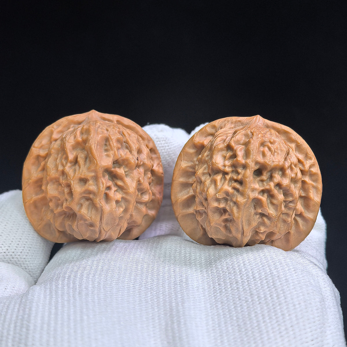 Round-Bodied Deep-Textured Porcelain Doll Wenwan Walnut Pair — 38.0mm x 38.0mm | CWW-17C1C