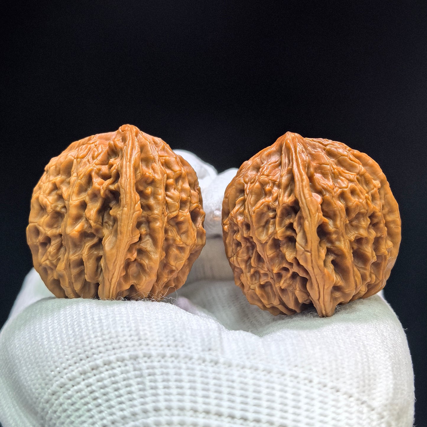 "Misty Soul Mountain" Wuling Shan WLS-1602 Low-Profile Wenwan Walnuts Pair | 39.0mm x 36.0mm | WLS-1602