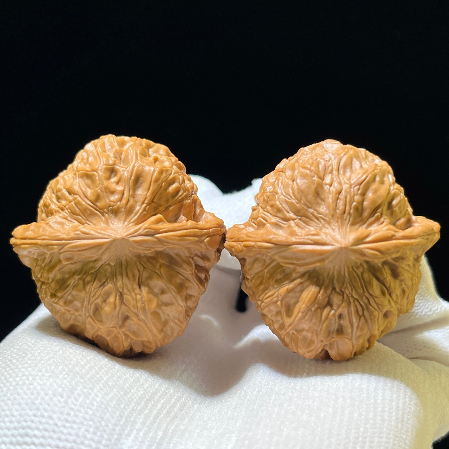 "Little Pumpkin Pier" Xiao Nanguadun Wenwan Walnuts (Pair) | 39.0mm x 41.0mm | Stock ID: NGD-1104
