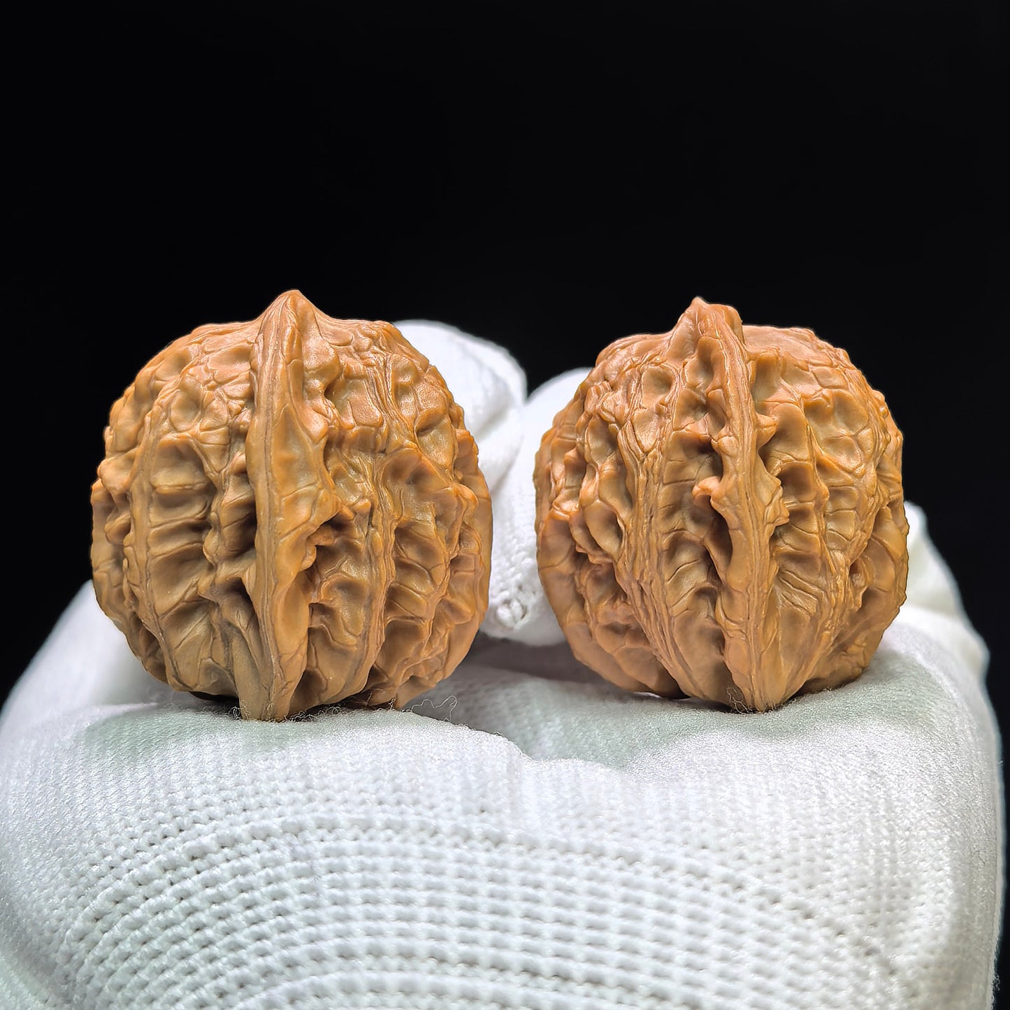 "Mini Nuwa Stone" Xiuzhen Nüwashi XZNWS-1601 Low-Profile Pocket Wenwan Walnuts Pair | 32.0mm x 31.0mm | XZNWS-1601
