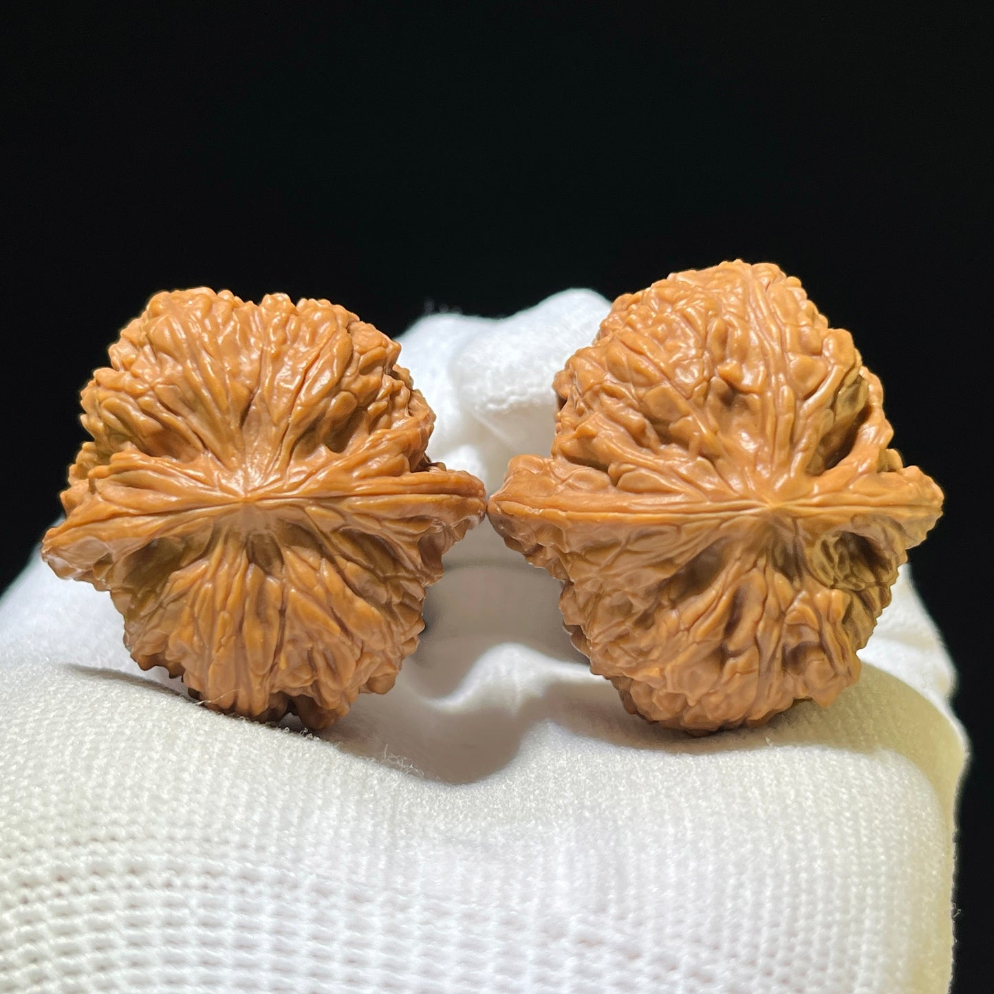 The "Heritage Millstone" (Mo Pan) Miniature Finger-Twirling Pair | 34.0mm x 36.0mm | MP-1101