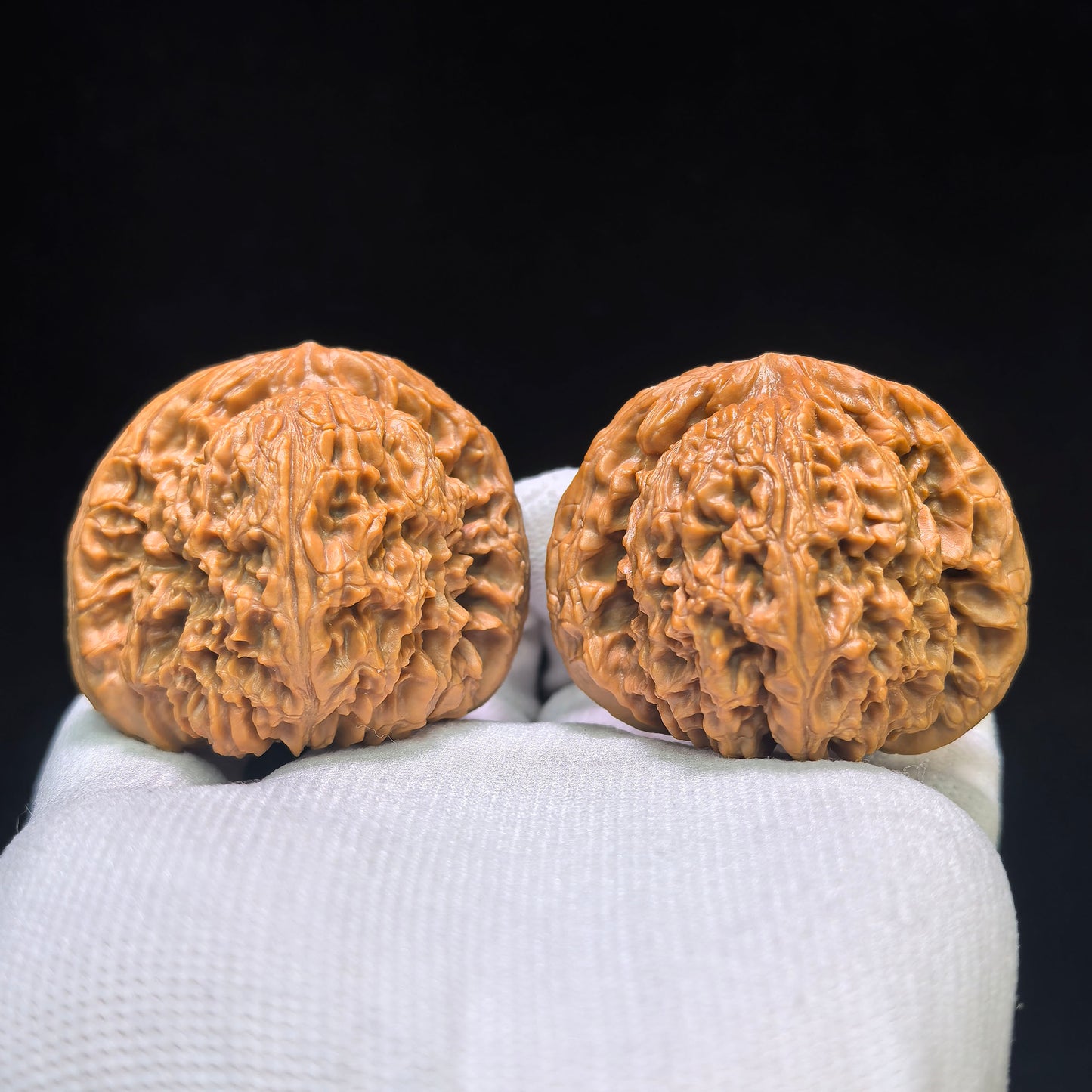 "Concave Base Nanjiangshi" Nanjiangshi Aodi Wenwan Walnuts (Pair) | 49.0mm x 45.0mm | Stock ID: NJS-1551C