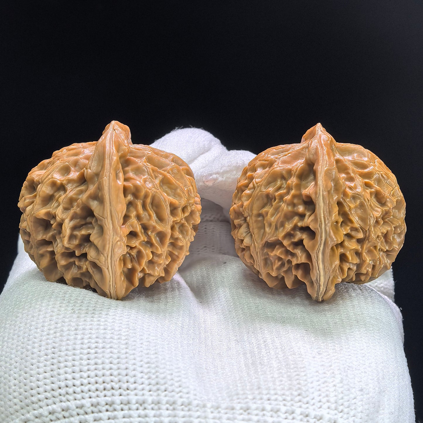 "Palace Lantern" Gongdeng Wenwan Walnuts Pair | 40.0mm x 35.0mm | GD-1405