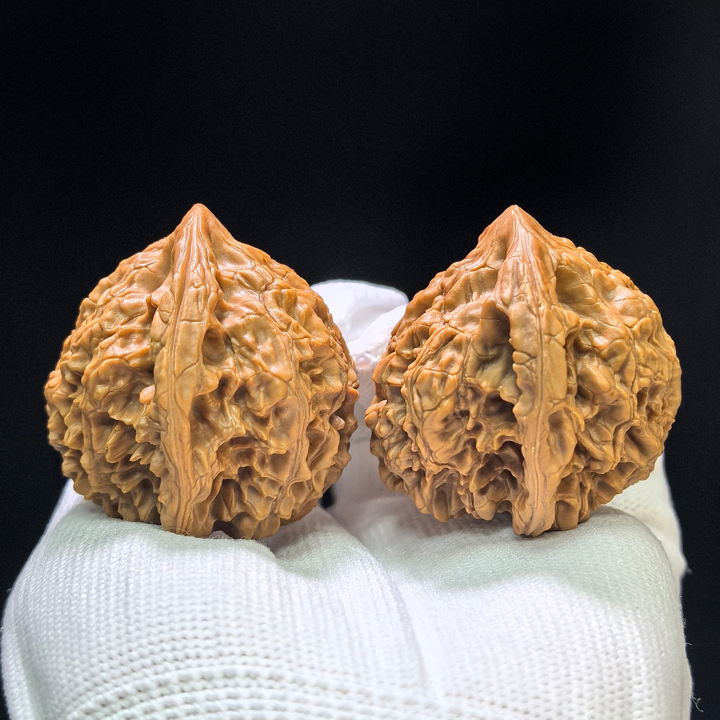 "Wild Cultivar" Yesheng Wenwan Walnuts (Pair) | 41.0mm x 41.0mm | Stock ID: YS-1102
