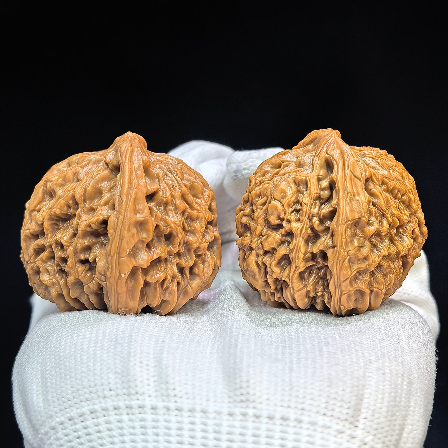 "Triangular Concave Base Nanjiang Stone" Aodi NJS-1507C Low-Profile Wenwan Walnuts Pair | 41.0mm x 41.0mm | NJS-1507C