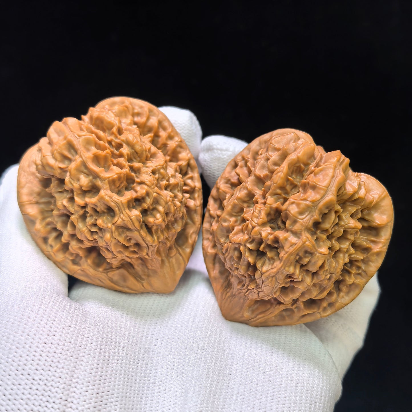 "Kylin-Pattern Peach Heart Concave Base" Qilinwen Taoxin Aodi Wenwan Walnuts (Pair) | 47.0mm x 42.0mm | Stock ID: QLW-1552C
