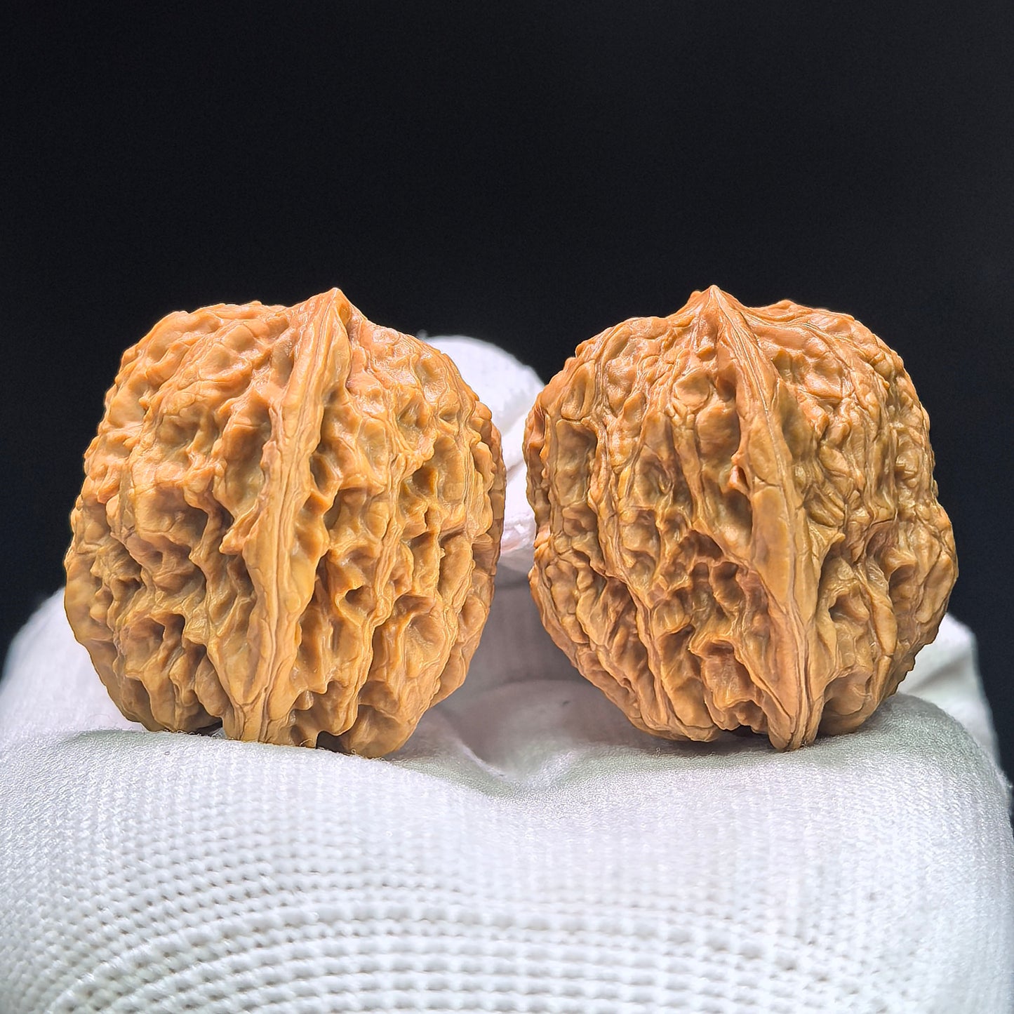"Rain Flower Stone" Yuhuashi Wenwan Walnuts Pair | 35.0mm x 34.0mm | YHS-1401