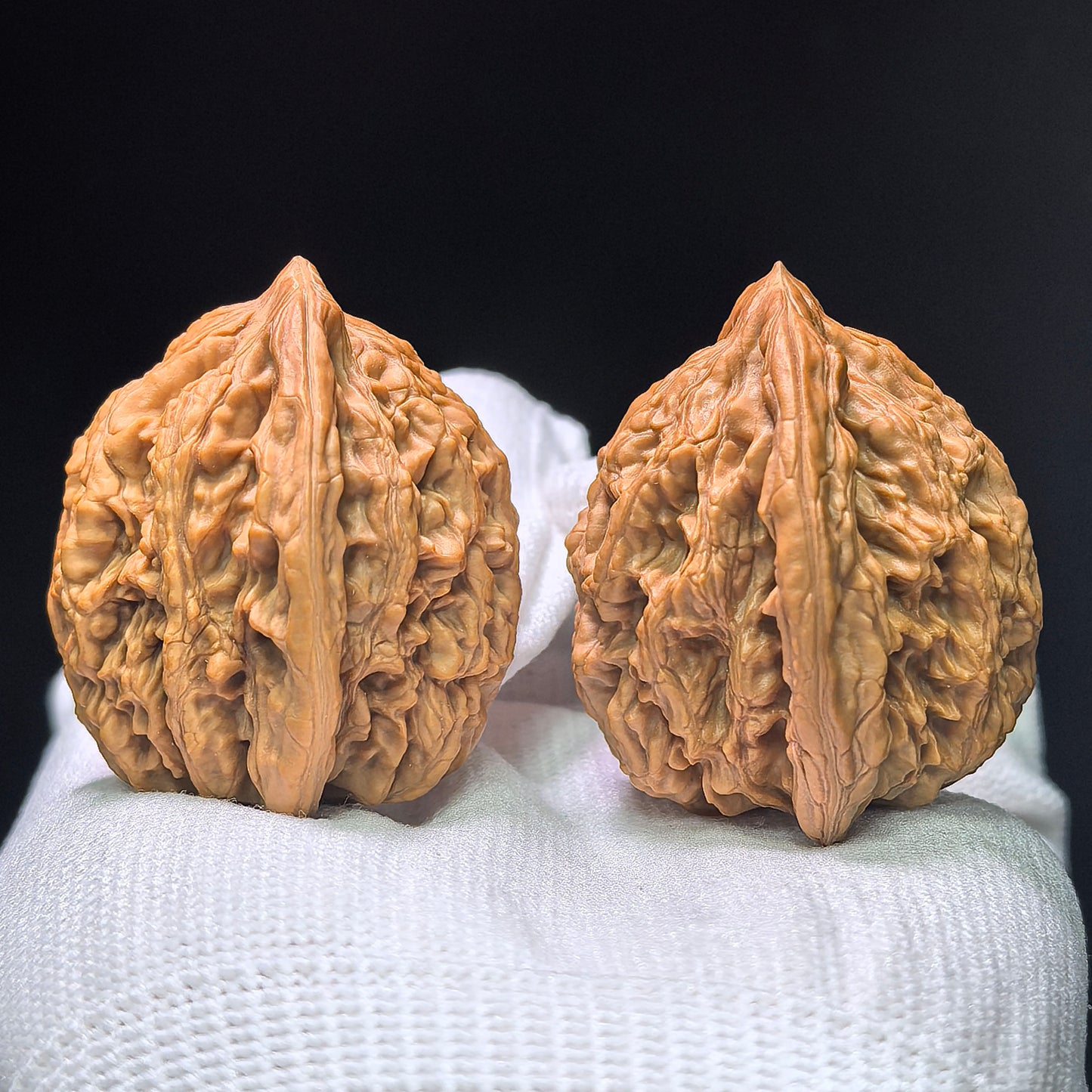 "Wheat Ear Tigerhead" Maisui Hutou MSHT-1402 Low-Profile Wenwan Walnuts Pair | 38.0mm x 36.0mm | MSHT-1402