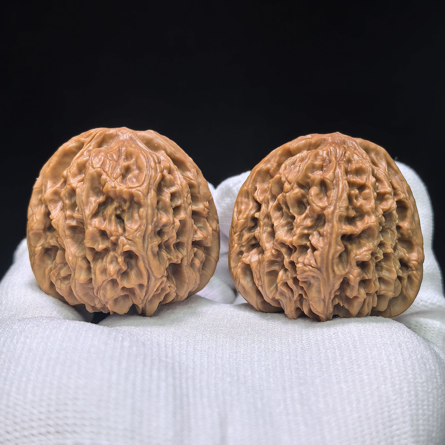 "Nanjiang Stone Red Shell" Nanjiangshi Hongke Wenwan Walnuts Pair | 41.0mm x 43.0mm | NJS-1511C
