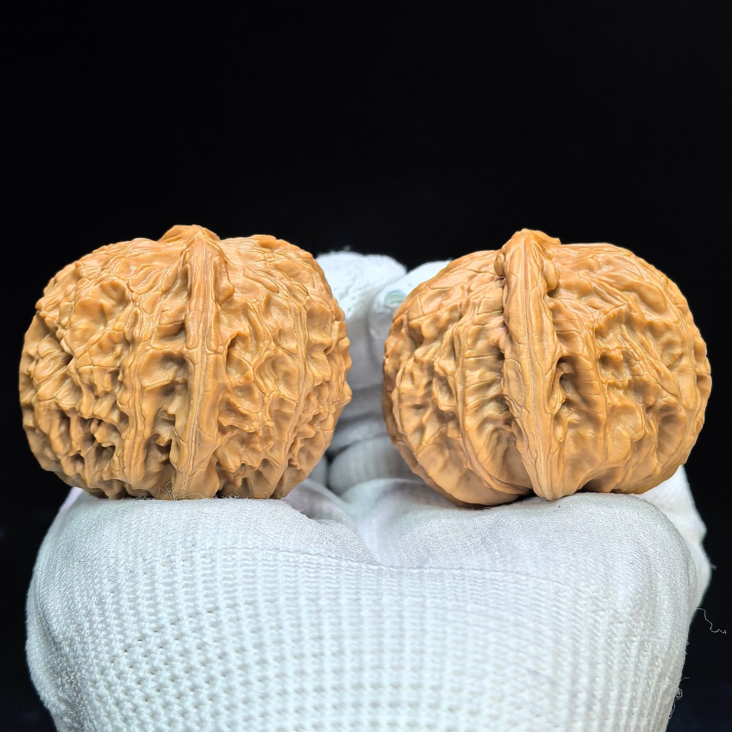 "Spherical White Lion" Qiu Xing Baishizi QXBSJ-1503C Low-Profile Wenwan Walnuts Pair | 41.0mm x 44.0mm | QXBSJ-1503C