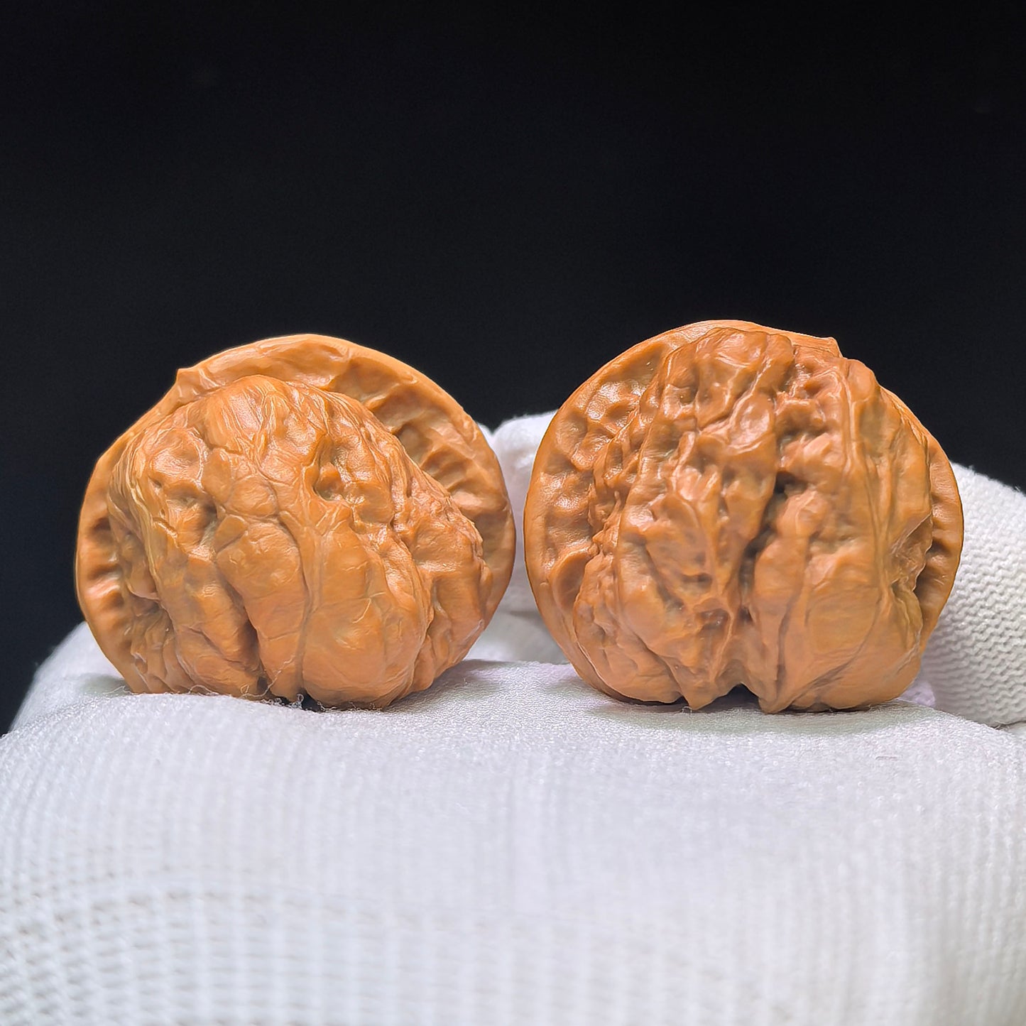 "Toad Head Hawk-Beak Vulture" (Hamatou Yingzui Zuoshandiao) Scholar Walnuts Pair | 37.0mm x 41.0mm | Inverse Deep-Belly Profile | Singularities Grade Masterpiece | Stock ID: HMTYZZSD-CG202E