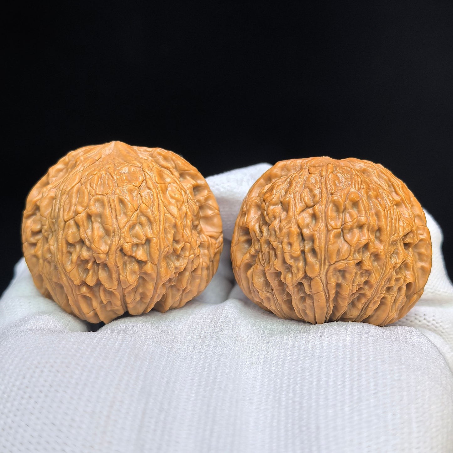 "Hydrangea" Xiuqiu Wenwan Walnuts Pair | 41.0mm x 34.0mm | XQ-101SY
