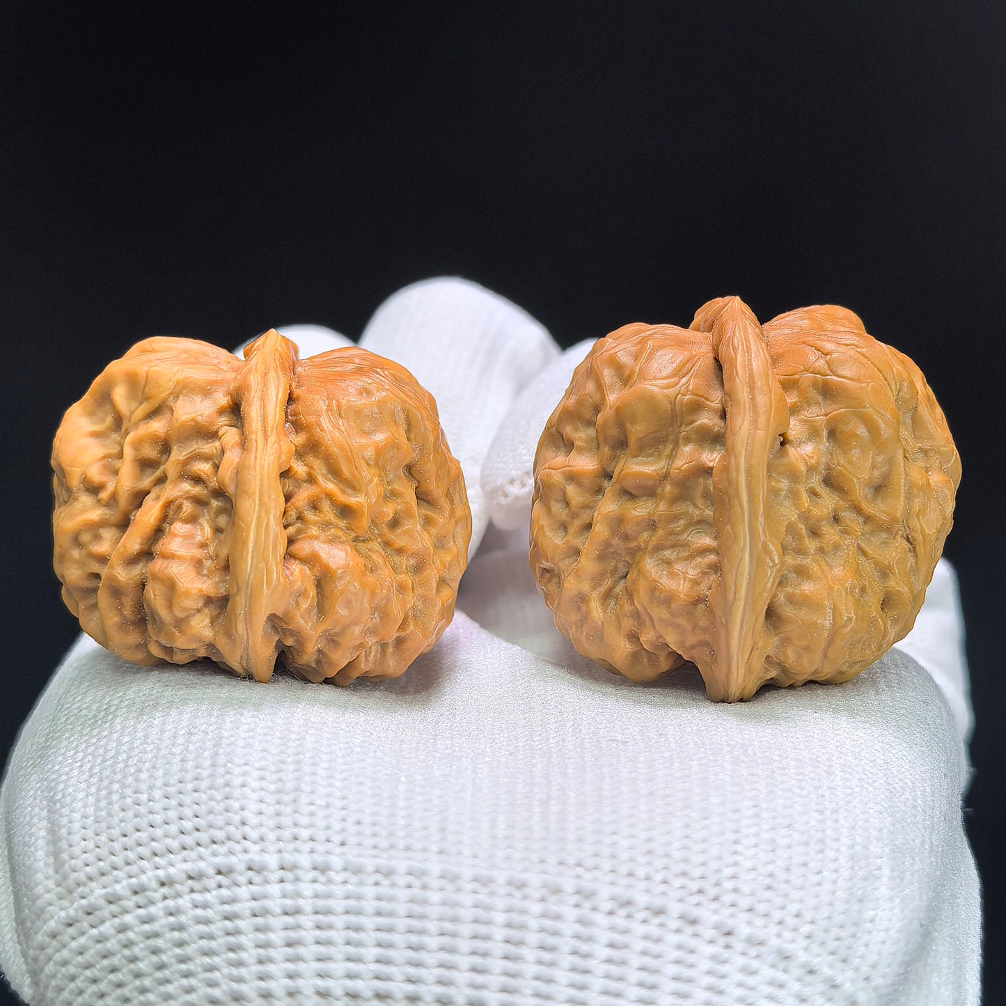"Crystal Frog" Shuijingwa Wenwan Walnuts (Pair) | 36.0mm x 38.0mm | Stock ID: W-1401