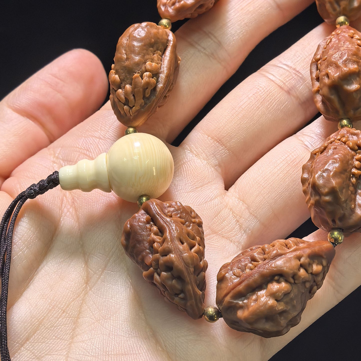 The Royal "Kylin Horn Embroidered Shoe" Qilin Jiao Hand-String (Ivory Nut Edition) | 19mm x 7-Piece | QLJSC-402E