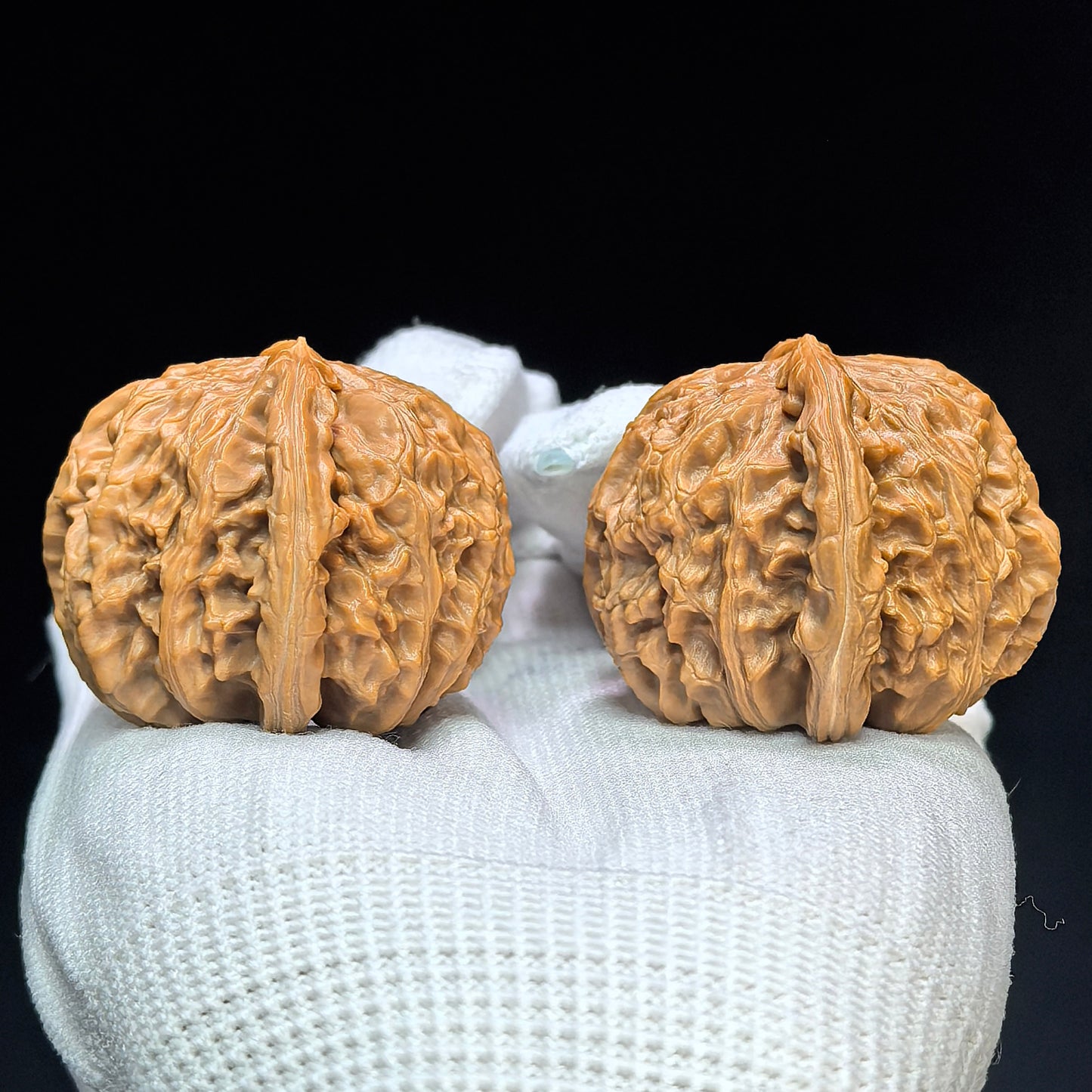"Spherical White Lionhead" Qiuxing Baishizi QXBSJ-1504C Low-Profile Wenwan Walnuts Pair | 39.0mm x 40.0mm | QXBSJ-1504C