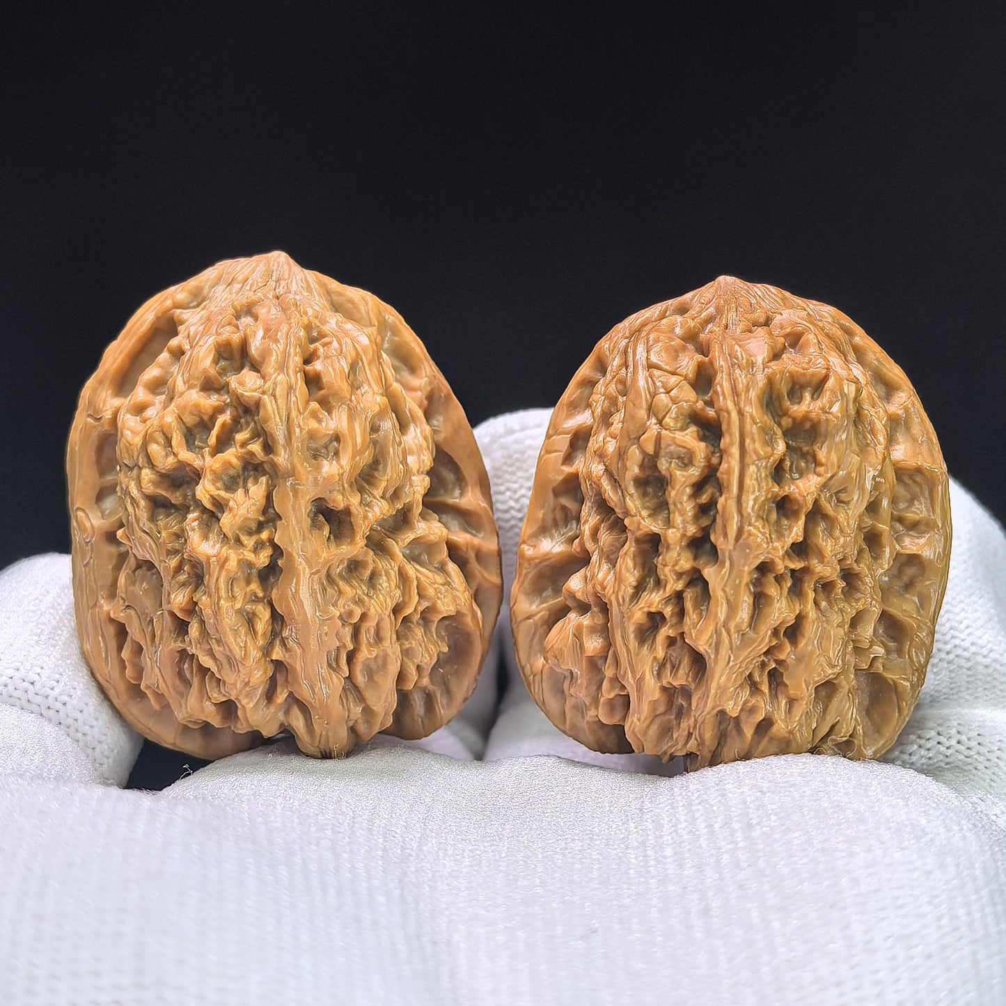 "North China General Shoulder" Huabei Jiangjunbang Wenwan Walnuts Pair | 37.0mm x 37.0mm | HBJJB-1103