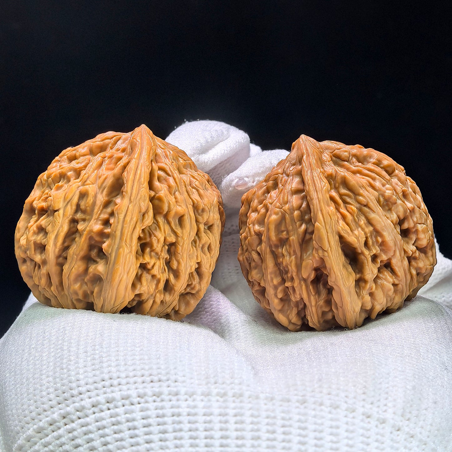 "Peach Heart Ruby" Taoxin Hongbaoshi Wenwan Walnuts Pair | 34.0mm x 35.0mm | HBS-1403