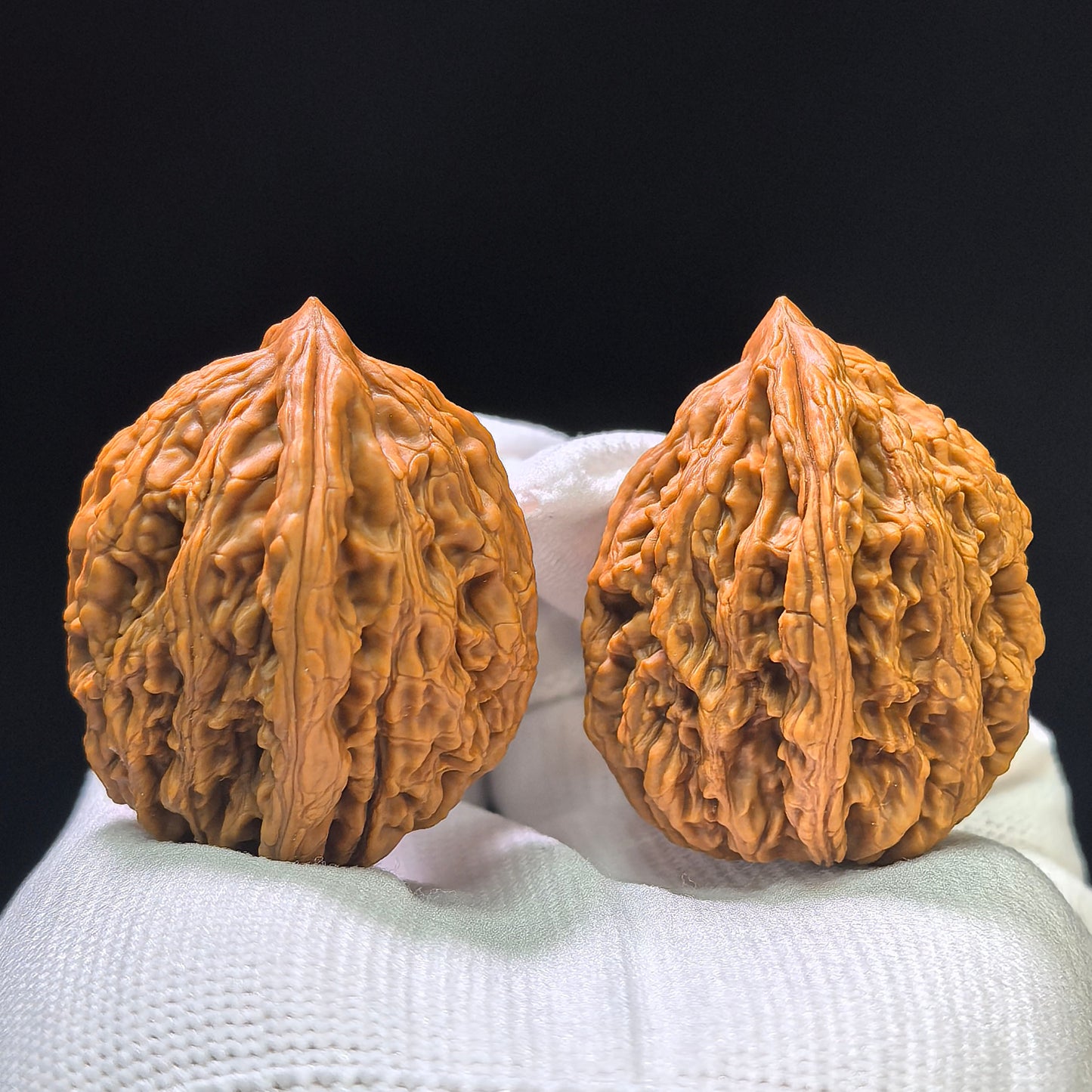 "Wild Cultivar" Yesheng Wenwan Walnuts (Pair) | 34.0mm x 36.0mm | Stock ID: YS-1101