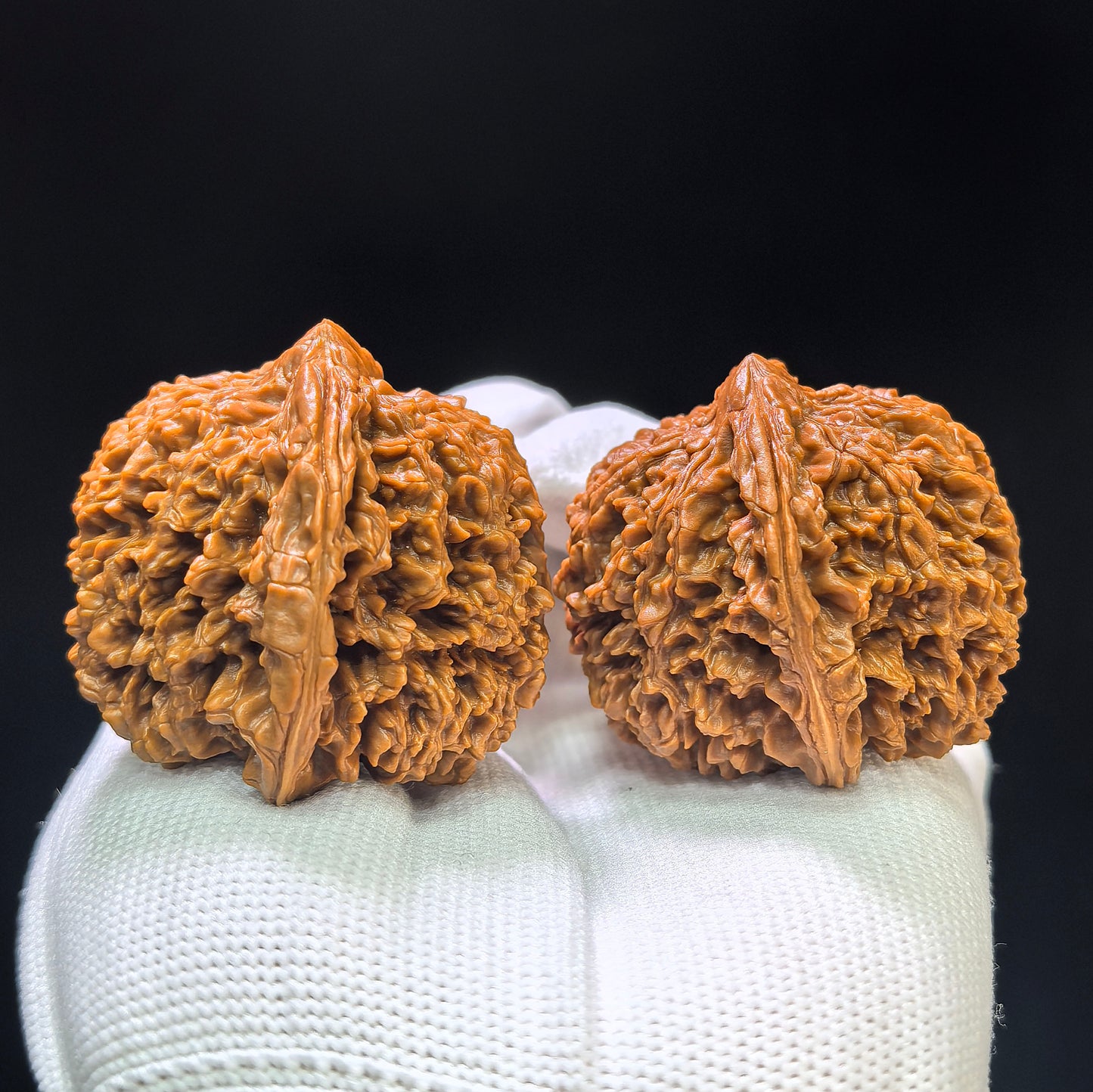 "Concave Base Starry Sky" Aodi Mantianxing Wenwan Walnuts (Pair) | 42.0mm x 41.0mm | Stock ID: ADMTX-1108