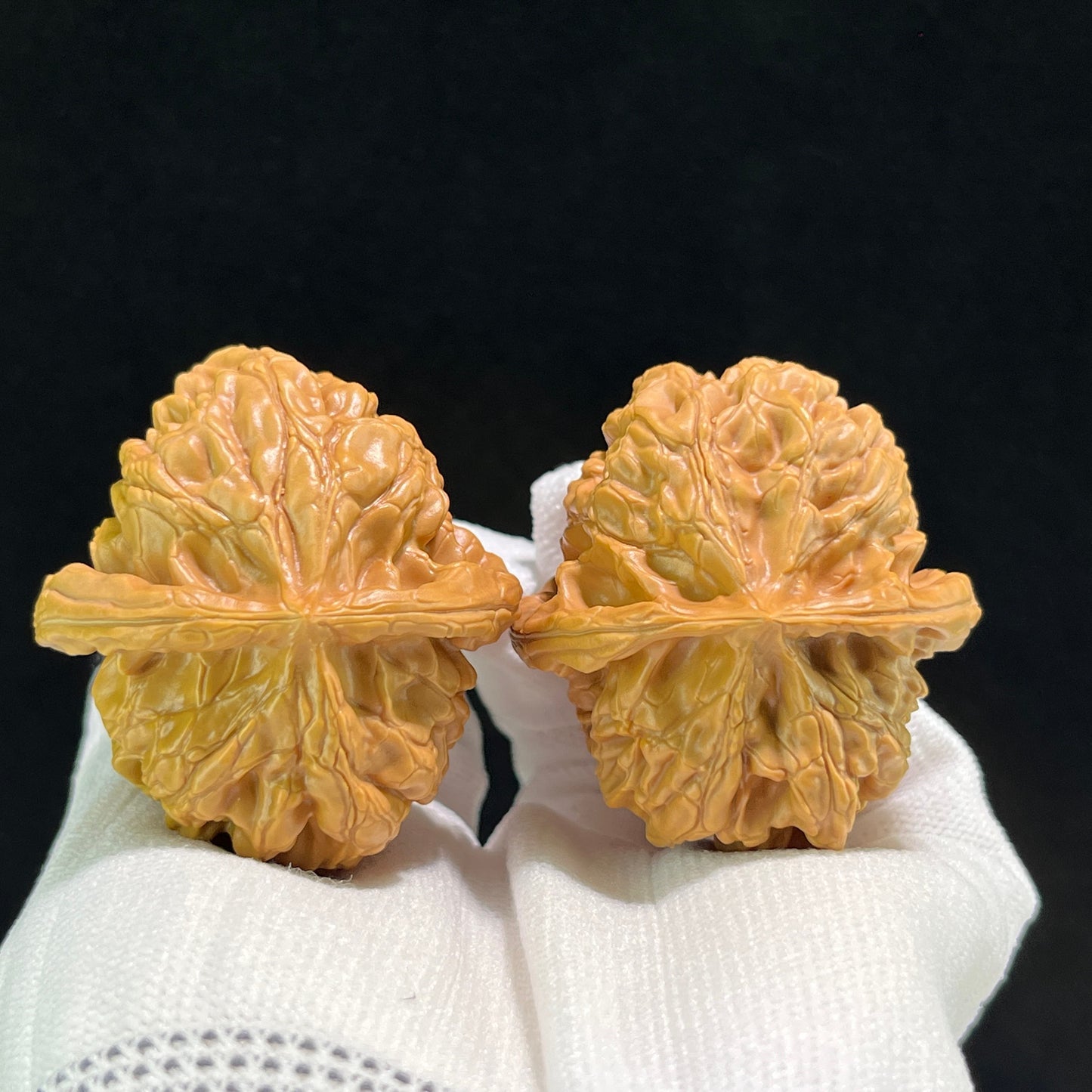 The "Happy Reunion" (He Huan) Ultra-Plump Pair | 43.0mm x 46.0mm | HH-704