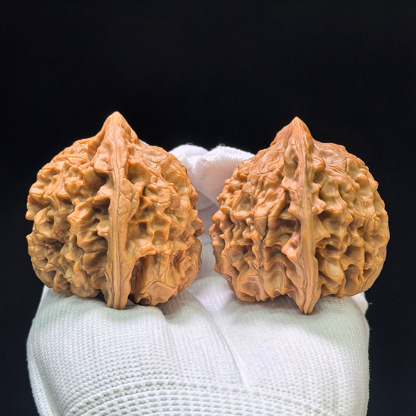 "Wang Yong Big Official Hat" Wangyong Da Guan Mao Wenwan Walnuts (Pair) | 50.0mm x 46.0mm | Stock ID: DGM-1105