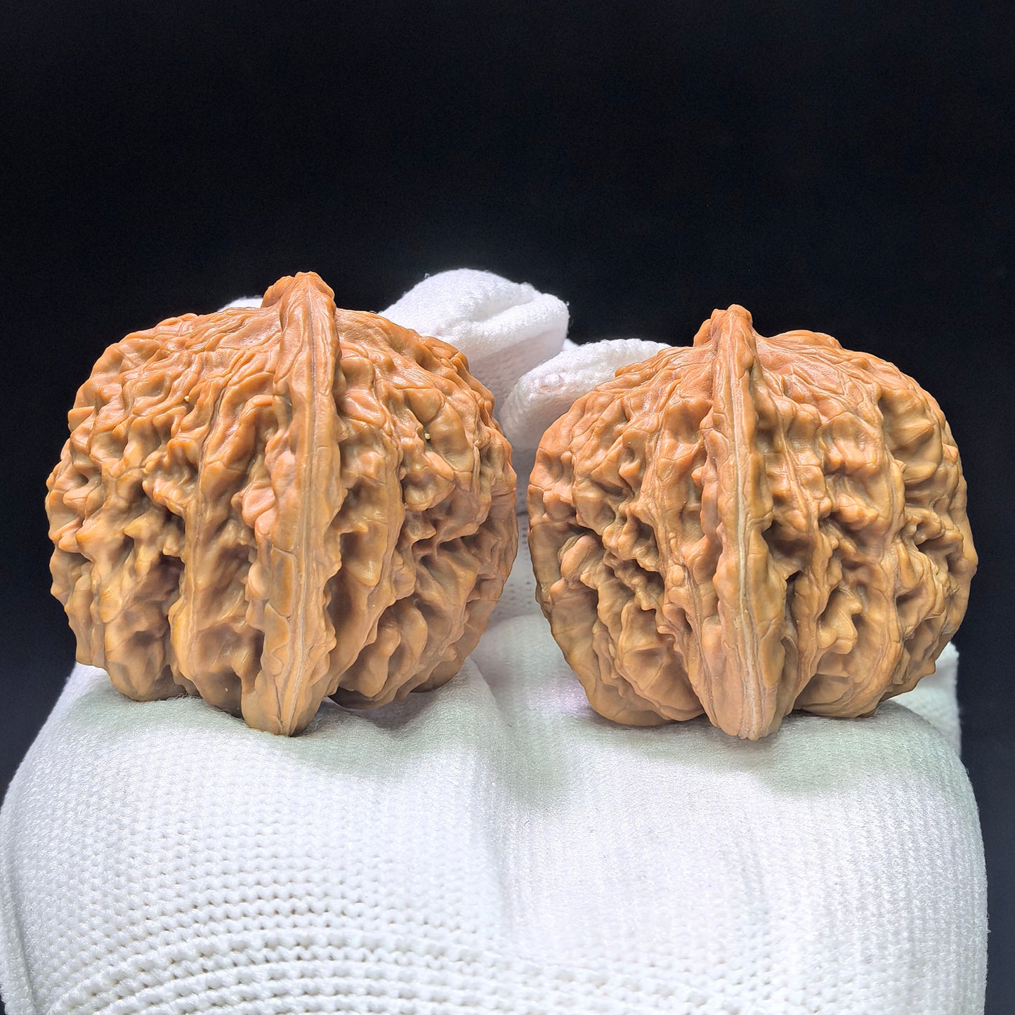 "Four-Seat Tower" Sizhoulou SZL-1406 Low-Profile Wenwan Walnuts Pair | 41.0mm x 40.0mm | SZL-1406