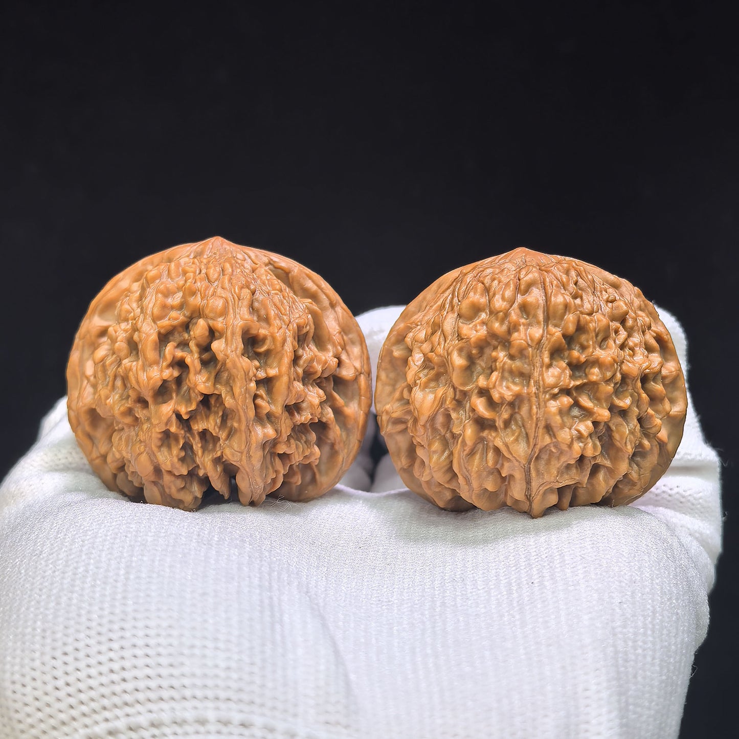 "Starry Sky" Mantianxing Wenwan Walnuts (Pair) | 43.0mm x 40.0mm | Stock ID: MTX-1003