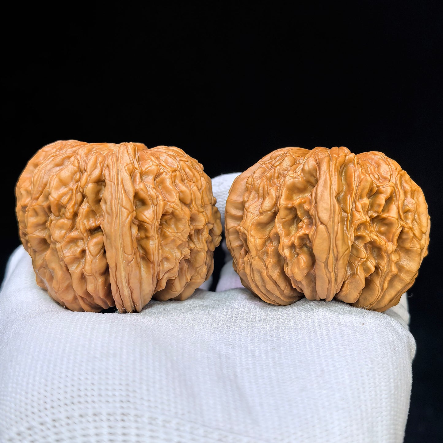 "Hua Kun Dragon" Huakunlong HTL-17F0 Low-Profile Wenwan Walnuts Pair | 48.0mm x 50.0mm | HTL-17F0