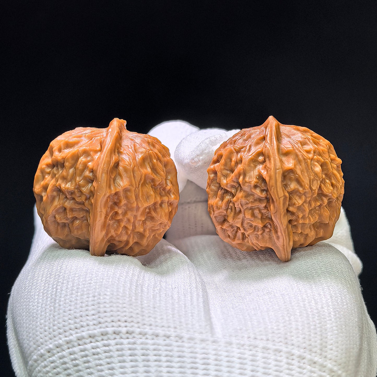 "Chengde Official Seal x Porcelain Doll" Guanyin Ciwawa Wenwan Walnuts Pair | 34.0mm x 33.0mm | CWW-1102