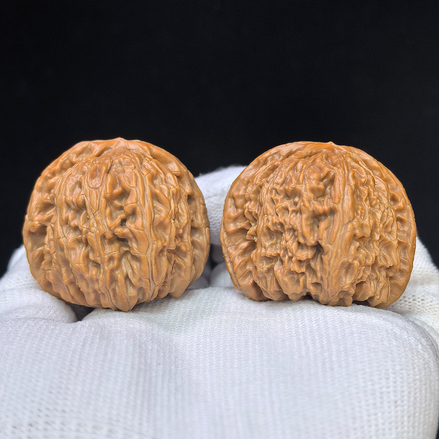 "Heart-Shaped Concave Base White Lion" Aodi Xinxing Baishizi Low-Profile Wenwan Walnuts Pair | 38.0mm x 37.0mm | BSJ-SY1F2