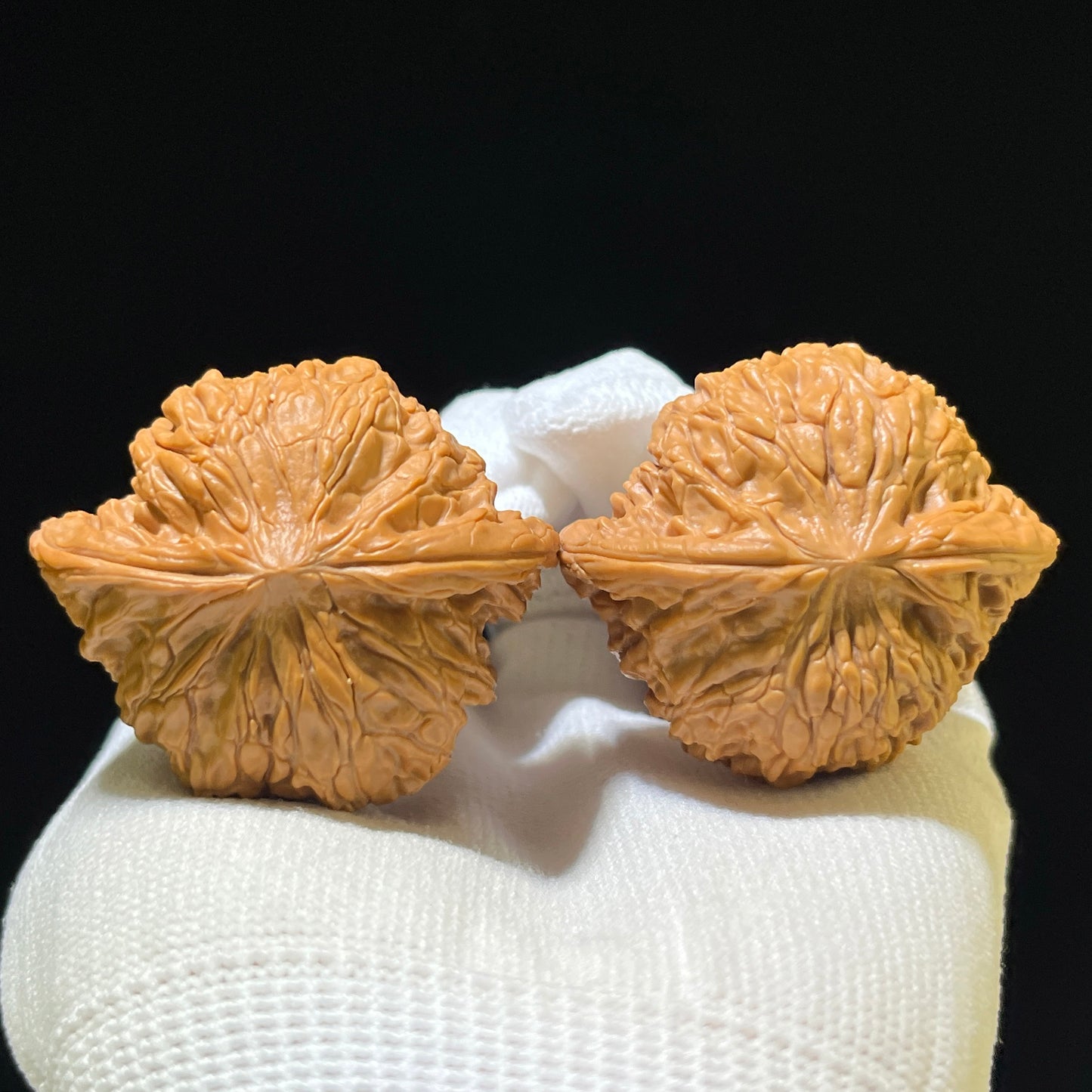 "Wild Millstone" Yesheng Mopan Wenwan Walnuts Pair | 44.0mm x 39.0mm | MP-1113