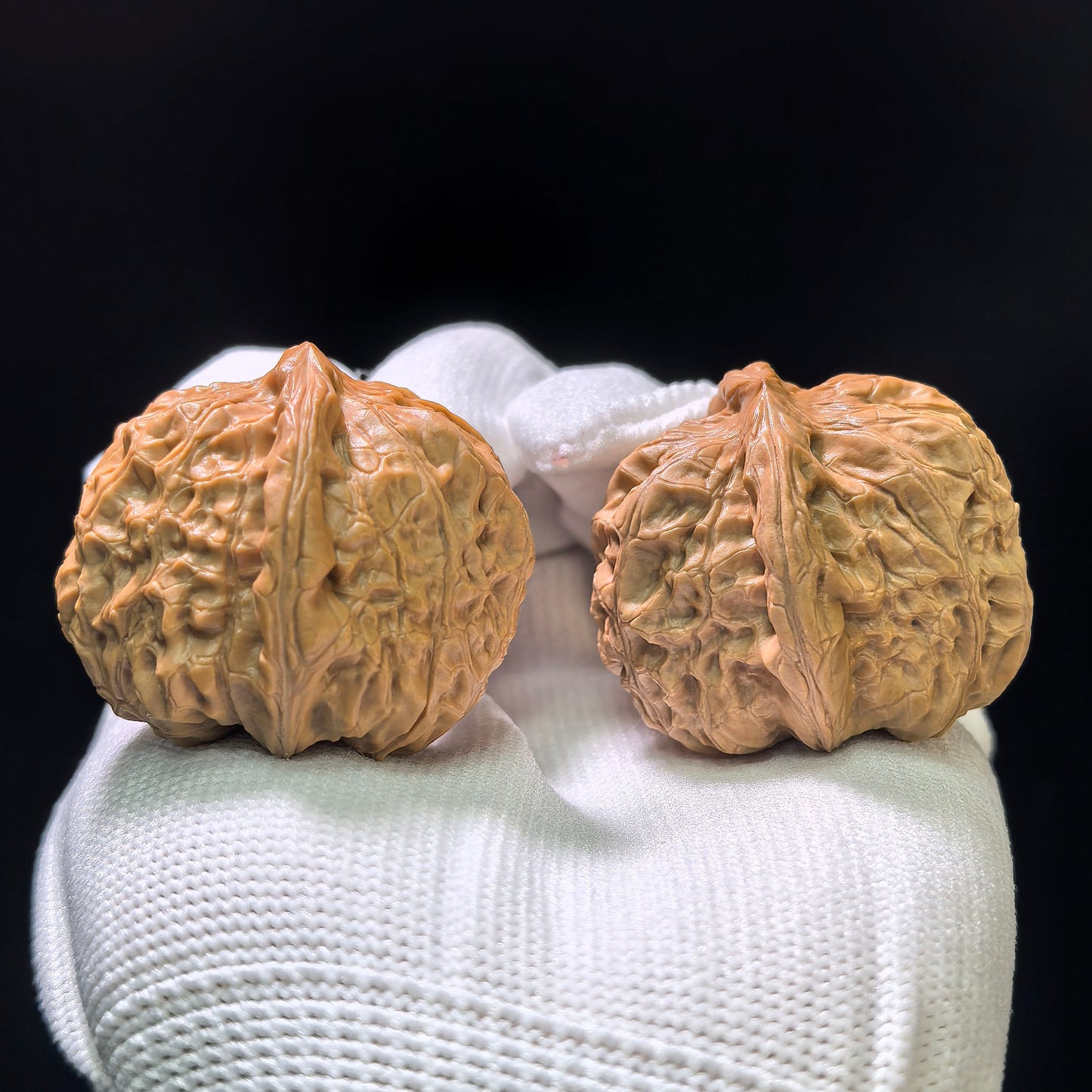 "Mini Pumpkin Stance" Xiaonanguadun Pocket Hand-Twist Wenwan Walnuts Pair | 33.0mm x 37.0mm | NGD-1107