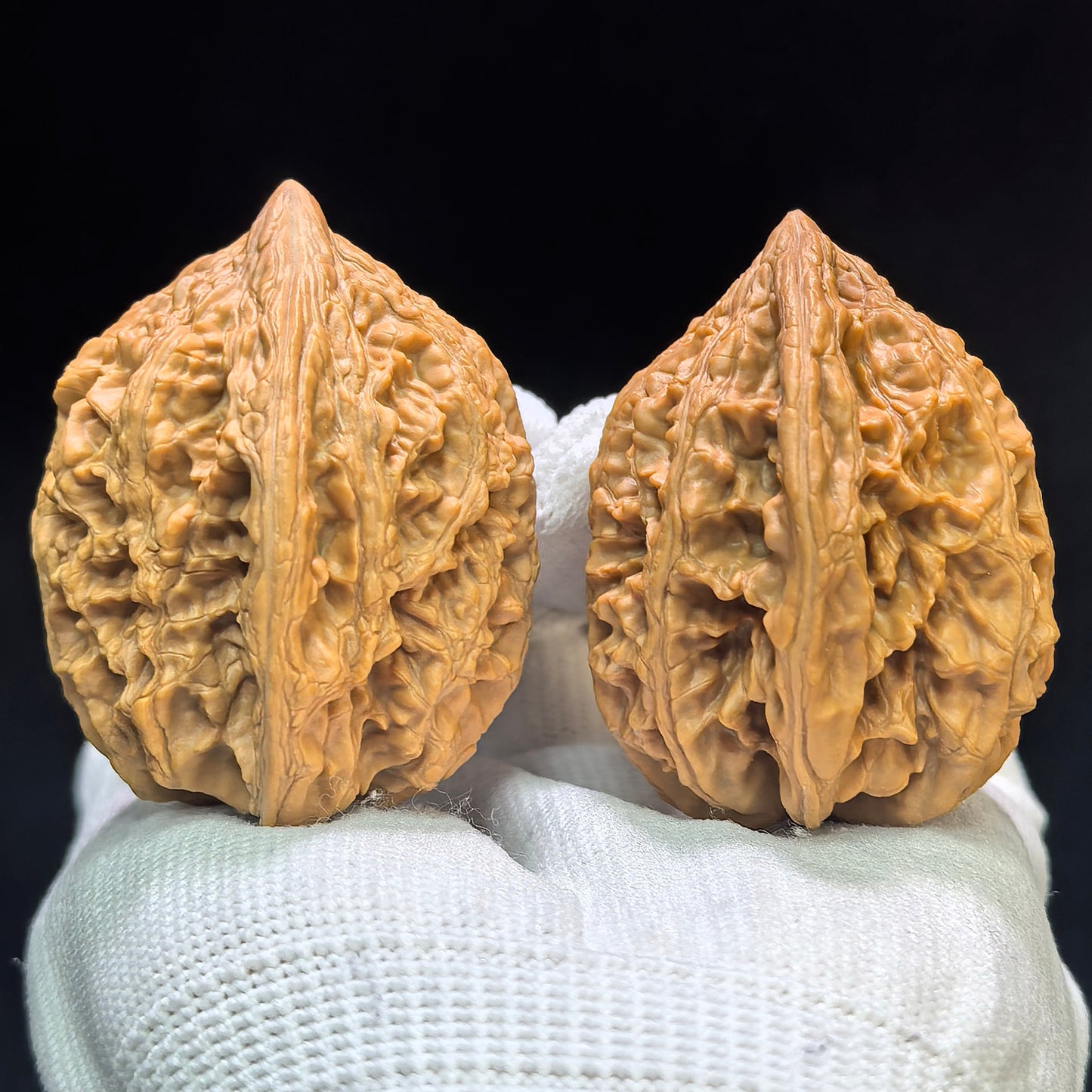 "Dagu Stone" Dagushi DGS-1602 Classic Wenwan Walnuts Pair | 40.0mm x 40.0mm | DGS-1602
