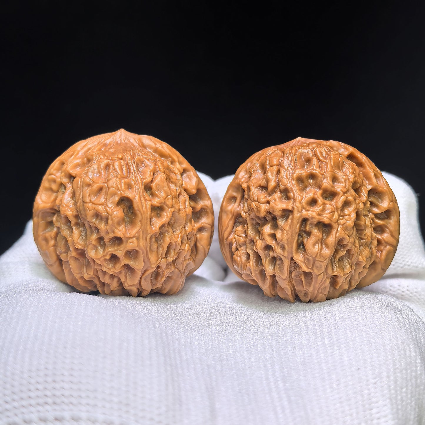 "Grand Reunion" Datuanyuan Wenwan Walnuts Pair | 38.0mm x 42.0mm | TY-1502C