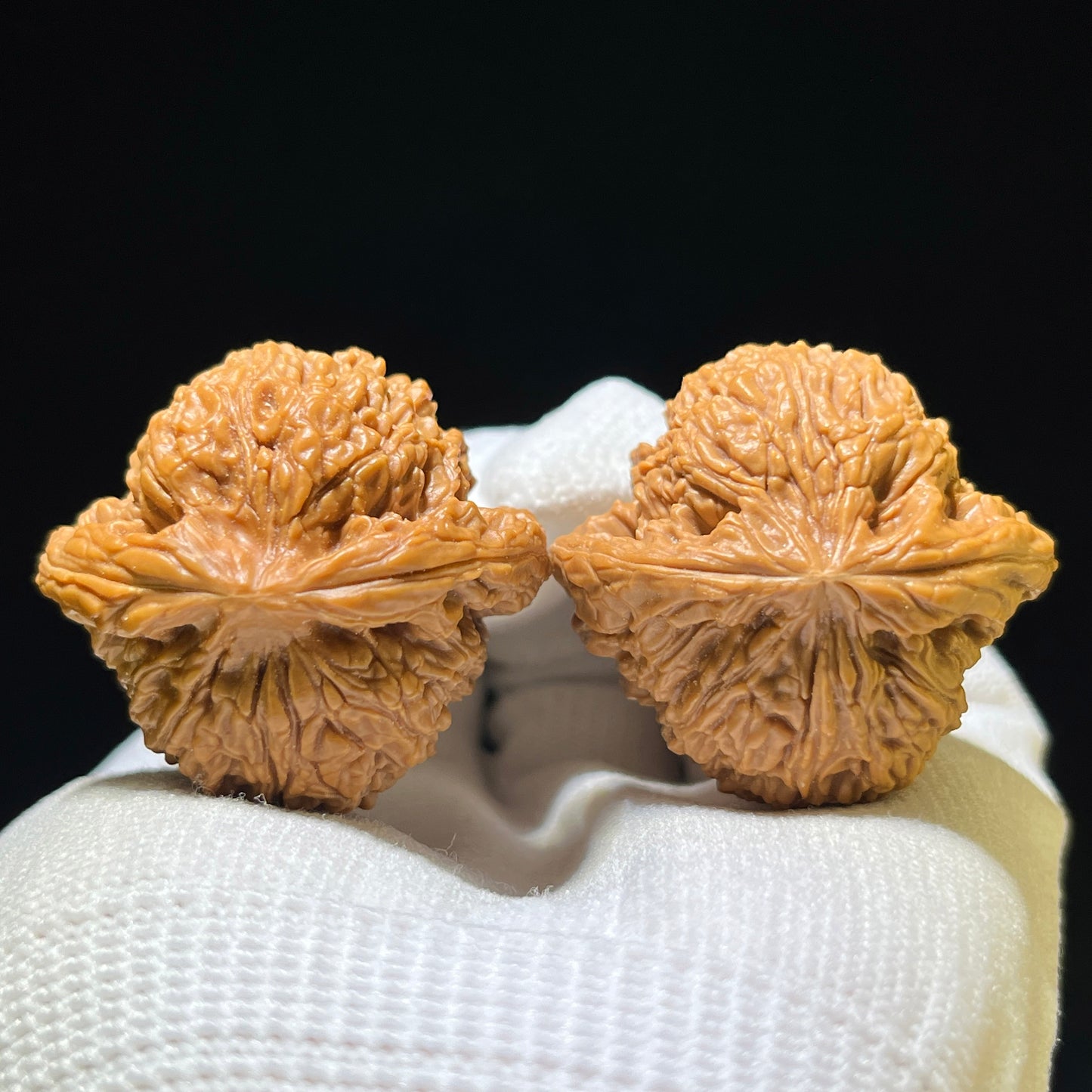 Nanjiangshi Scholar Walnuts Pair | 37.0mm x 34.0mm | Stock ID: NJS-1102