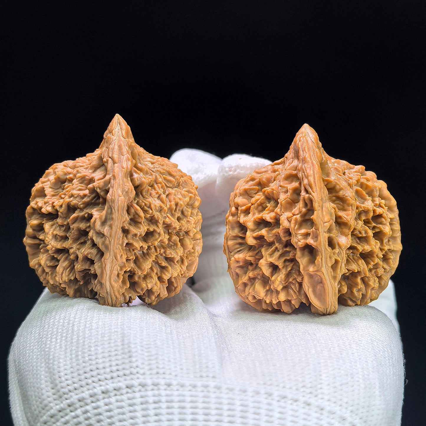 "Starry Sky" Mantianxing Wenwan Walnuts (Pair) | 42.0mm x 40.0mm | Stock ID: MTX-1402