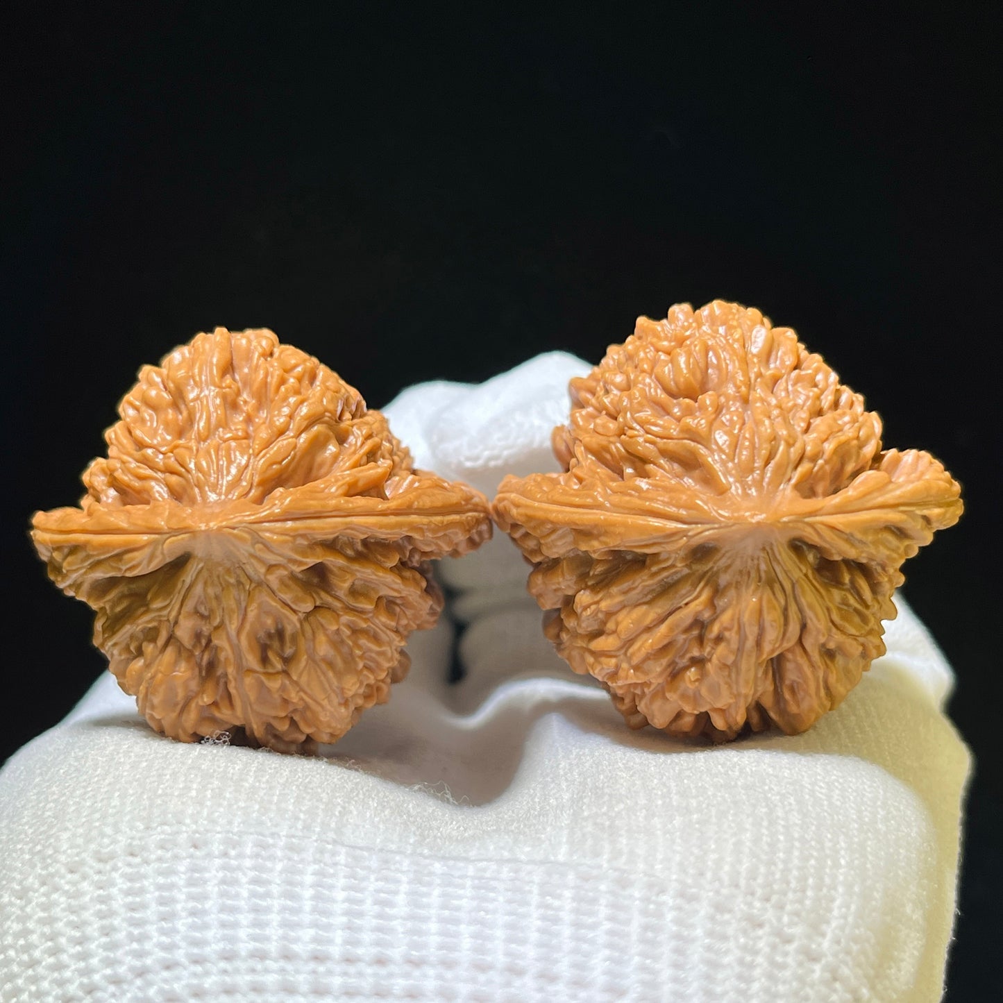 "Nanjiangshi Lionhead" Nanjiangshi NJS-1111 Low-Profile Wenwan Walnuts Pair | 39.0mm x 37.0mm | NJS-1111