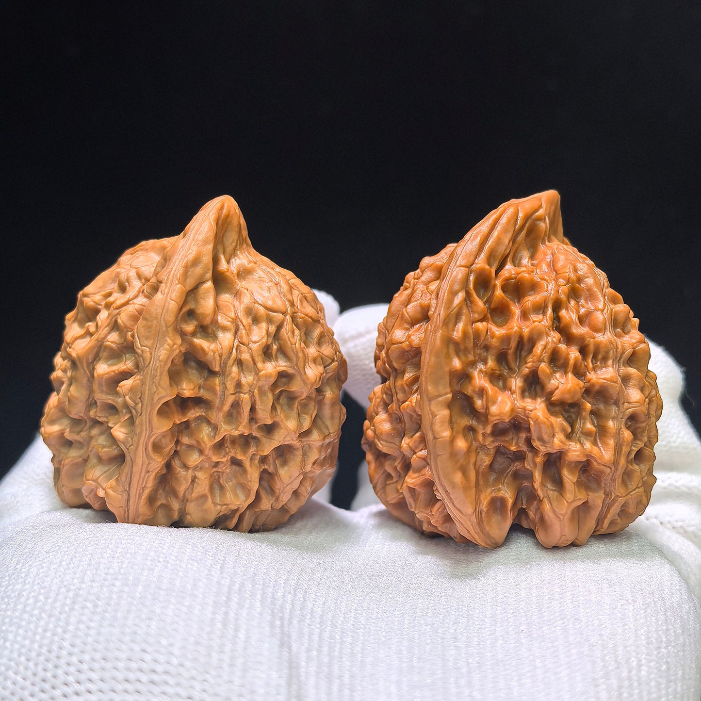 "Kylin Texture Vulture" Qilinwen Zuoshandiao Wenwan Walnuts Pair | 43.0mm x 42.0mm | QLWZSD-CG217E