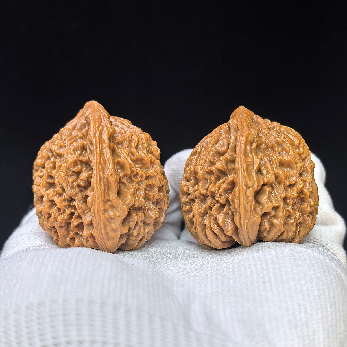 Peach-Heart Concave-Base Nanjiang Stone Wenwan Walnut Pair | 40.0mm x 38.0mm | TXBDNJS-17D9