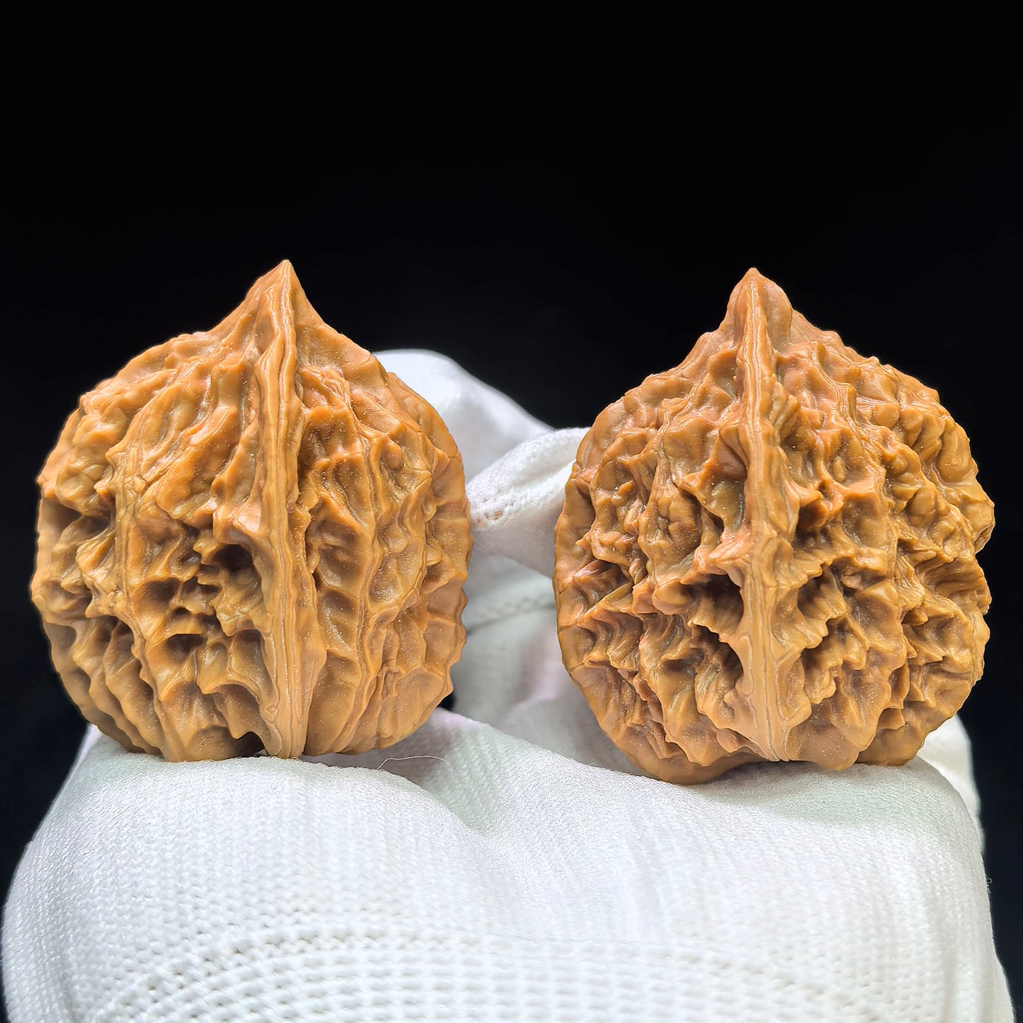 "Dragon Scale" Longlin LL-1601 Classic Wenwan Walnuts Pair | 40.0mm x 39.0mm | LL-1601