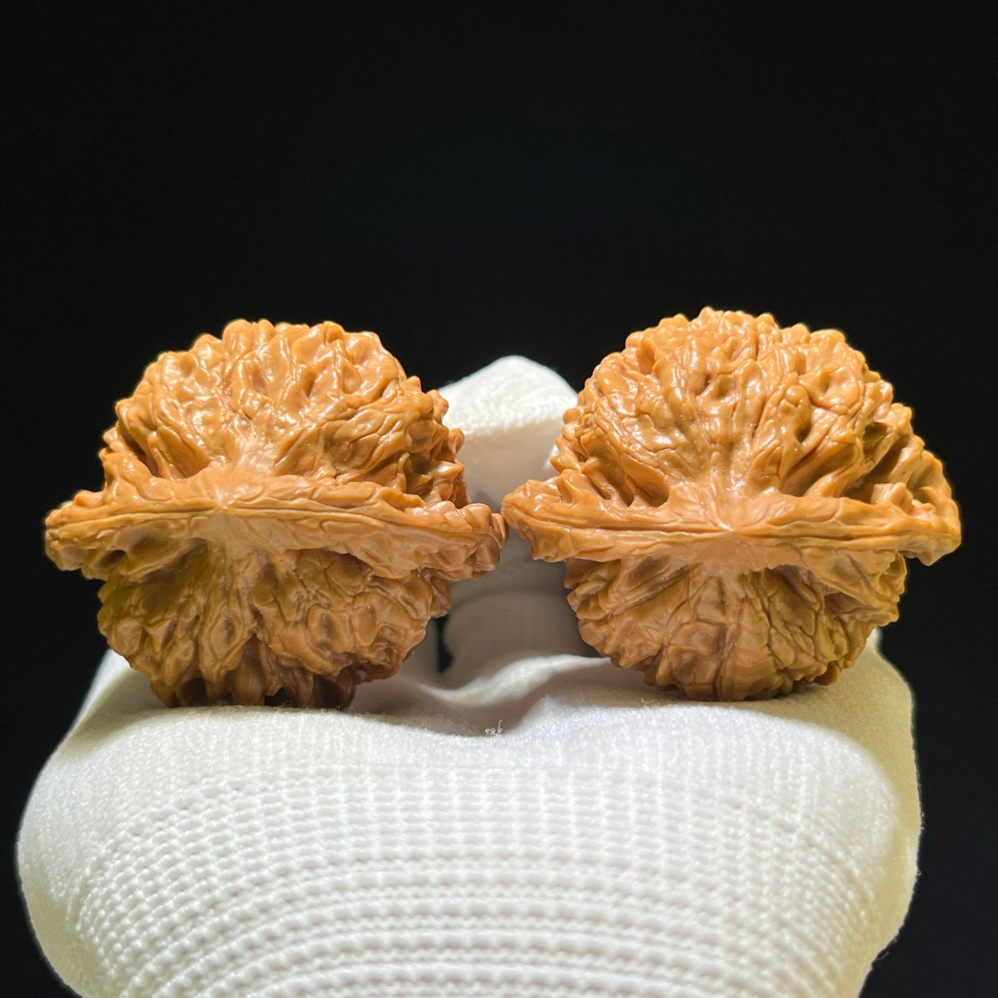 Guanmao Lion Head (Official Hat Lineage) Scholar Walnuts Pair | 46.0mm x 40.0mm | Stock ID: GM-1101