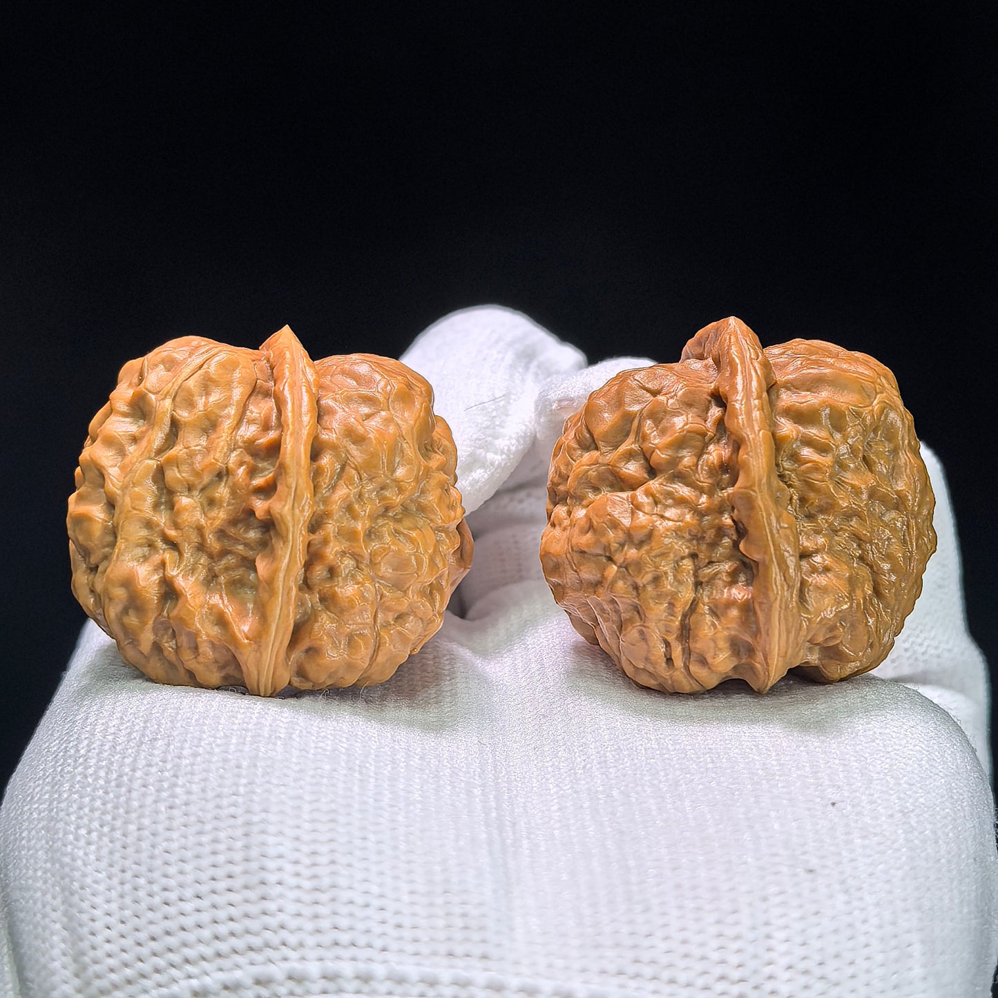 "Pocket Crystal Frog" Xiuzhen Shuijingwa Wenwan Walnuts (Pair) | 34.0mm x 35.0mm | Stock ID: XZW-1401