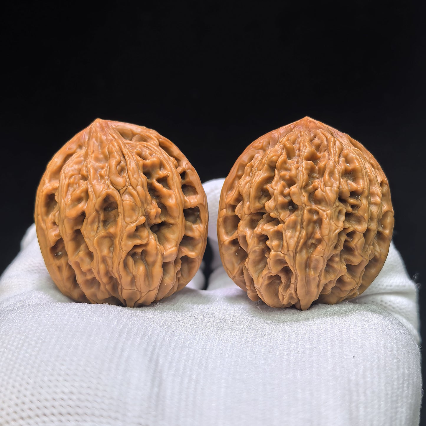 Three-Ribbed "Nine Dragons Sinew" (Jiulongjin Sanling) Scholar Walnuts Pair | 38.0mm x 41.0mm | Deep-Belly Geometry | Singularities Grade Masterpiece | Stock ID: JLJSN-1401E