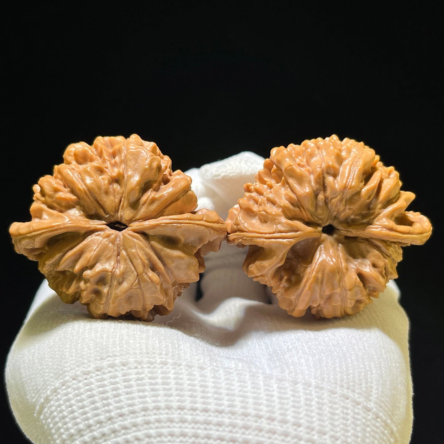 Guanmao Lion Head (Official Hat Lineage) Scholar Walnuts Pair | 46.0mm x 40.0mm | Stock ID: GM-1101