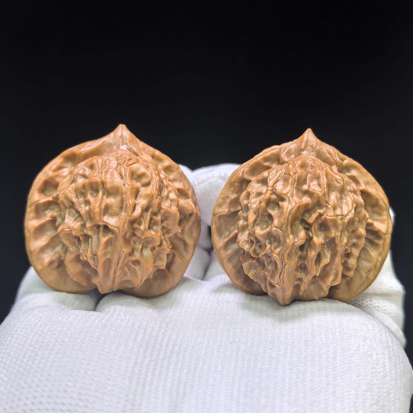 "High Apex Tutu" Gaojian Tutu Wenwan Walnuts Pair | 41.0mm x 39.0mm | TT-1551C