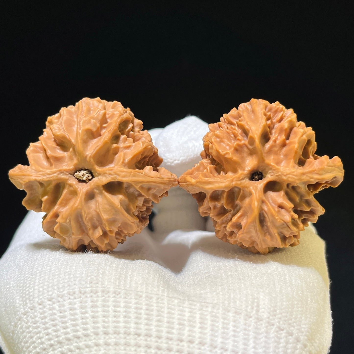 "Apple Garden" Pingguoyuan PGY-1108 Low-Profile Wenwan Walnuts Pair | 41.0mm x 38.0mm | PGY-1108