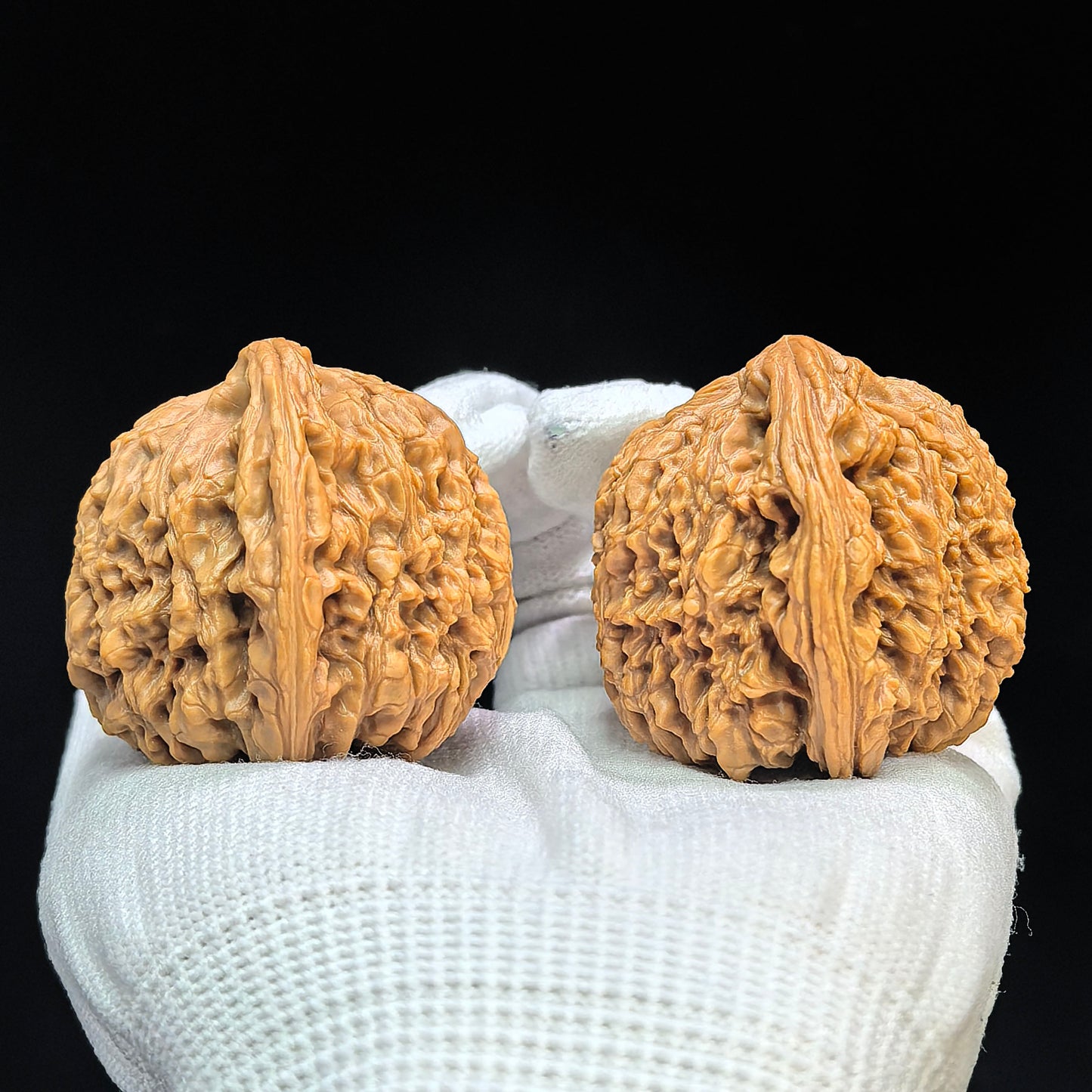 "Spherical Nanjiang Stone" Qiuxing Nanjiangshi Classic Low-Profile Wenwan Walnuts Pair | 44.0mm x 41.0mm | NJS-1503C