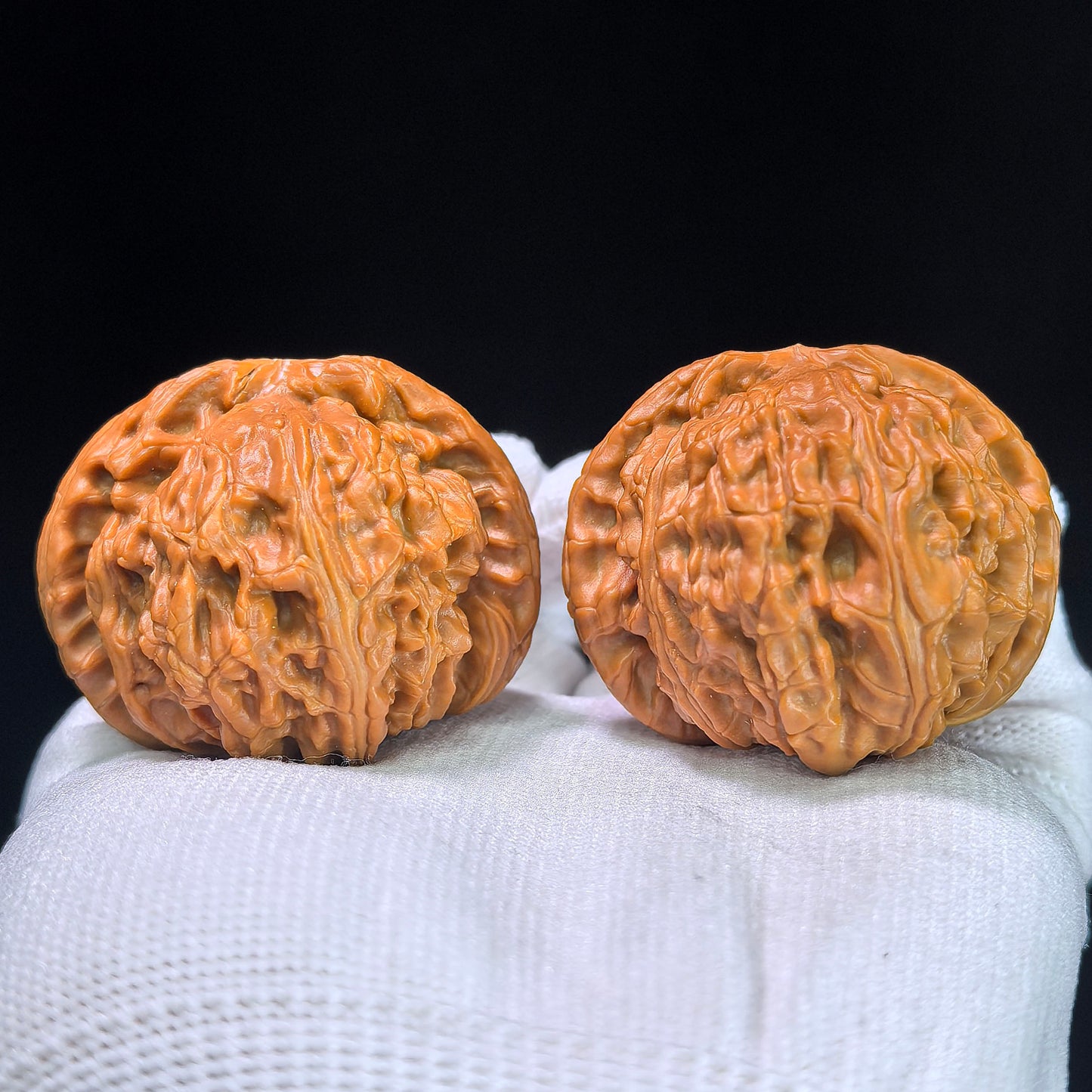 Low-Apex White Lion Head (Men Jian Bai Shi Zi) Scholar Walnuts Pair | Premium Select 45.0mm x 46.0mm | Classic Deep-Belly Format | Stock ID: BSJ-1303C
