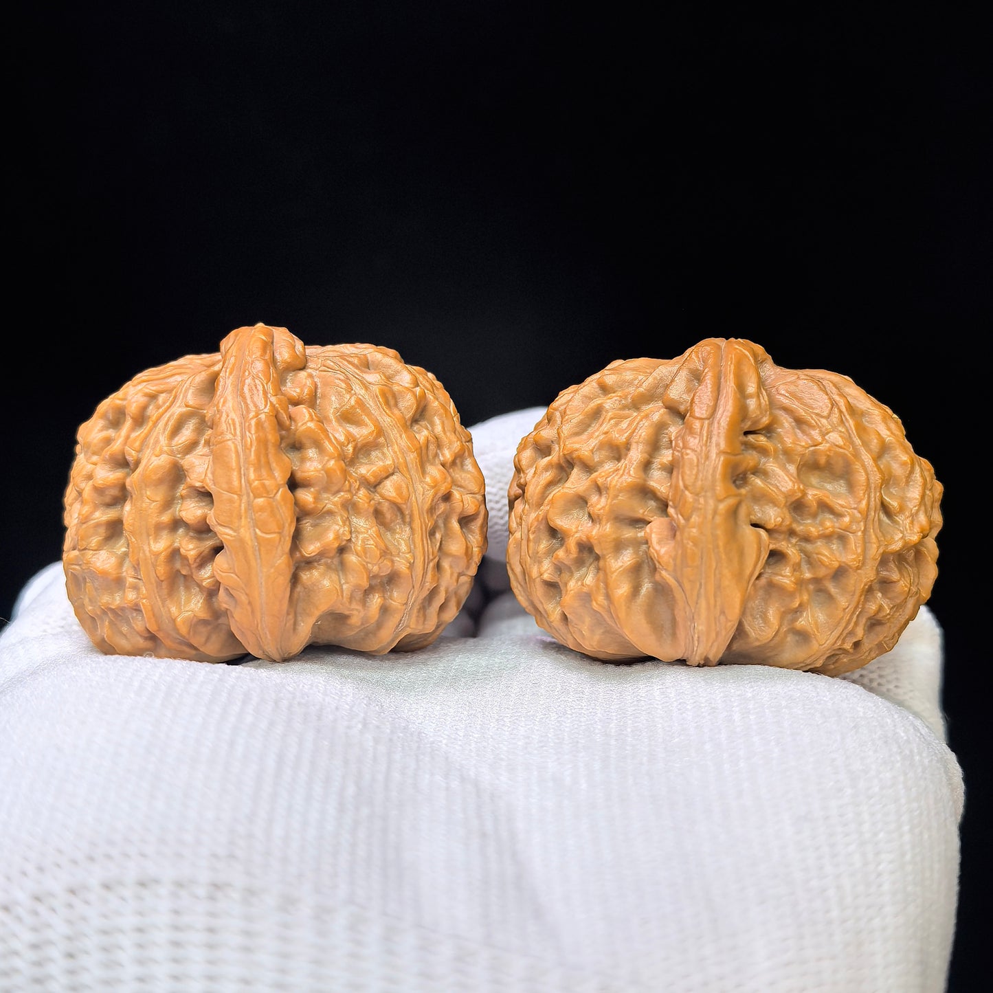 "White Lionhead" Baishizi BSJ-SY1C1 Low-Profile Wenwan Walnuts Pair | 39.0mm x 41.0mm | BSJ-SY1C1