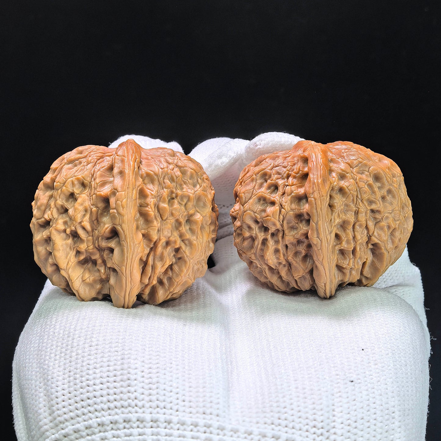 "Blood Kylin" Xueqilin Wenwan Walnuts (Pair) | 38.0mm x 39.0mm | Stock ID: XQL-1401